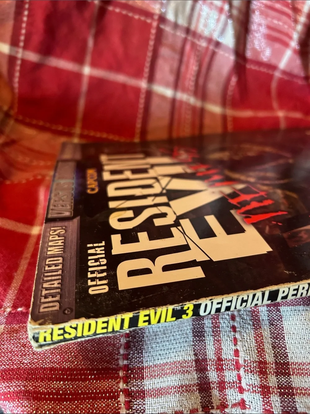 Capcom Resident Evil 3 Nemesis Perfect Guide - Black ( no poster)